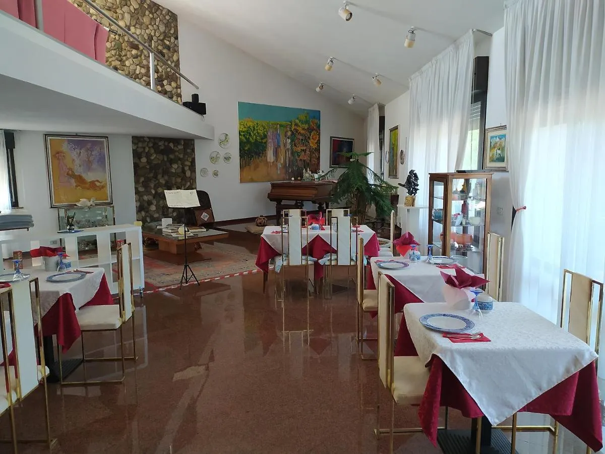 فندق مبيت وإفطار كاوْرلي B&B Ca D'Artisti
